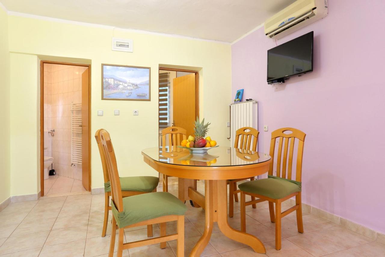 Apartments And Rooms With Parking Space Marina, Trogir - 5953 Exterior foto